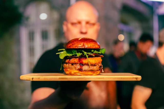 Aula de hamburguer defumado